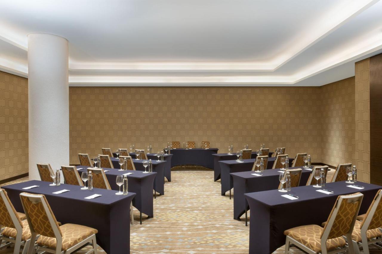 Sheraton Reserva Do Paiva Cabo de Santo Agostinho Exterior foto A meeting room at the Four Seasons Hotel, London